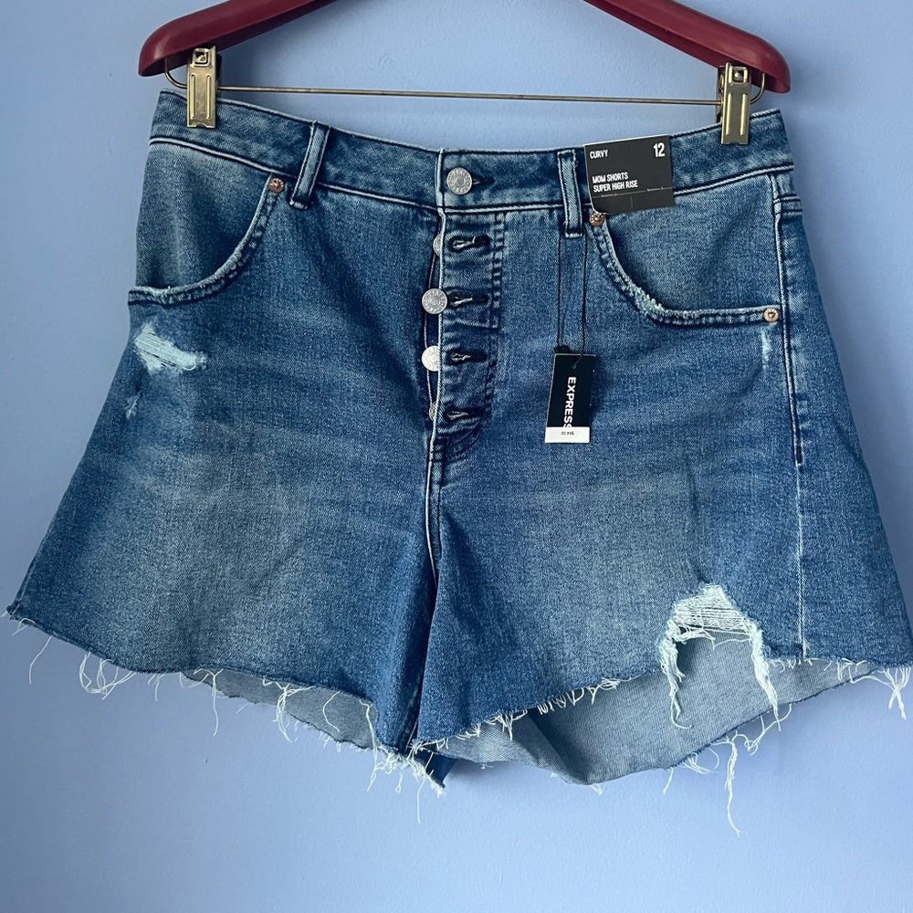 Express Super High Rise Mom Shorts Button Fly Curvy Size 12 Distressed Fray Hem